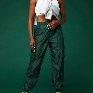 Lightweight Cargo Jogger Parachute Pant Everpine Shine Green Size Small